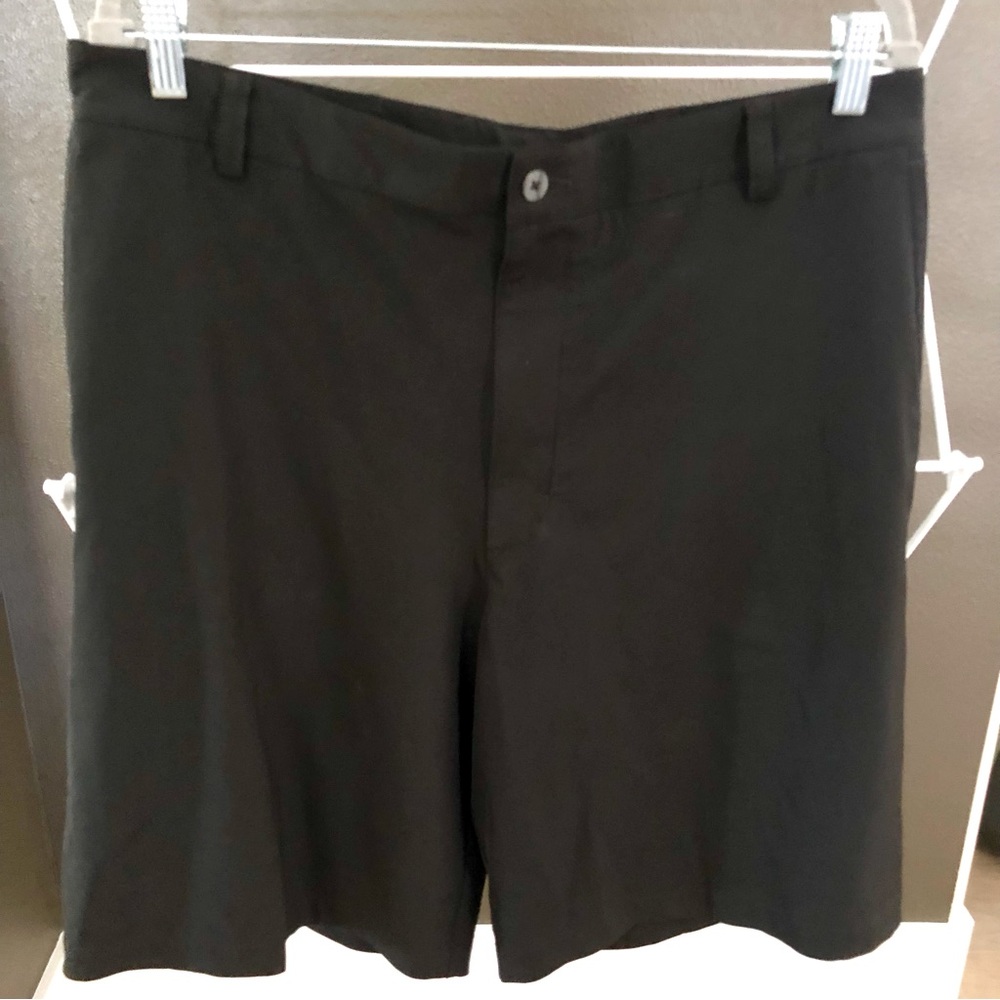 NIKE black golf shorts. Excellent condition. These are a rich black color Sz 36